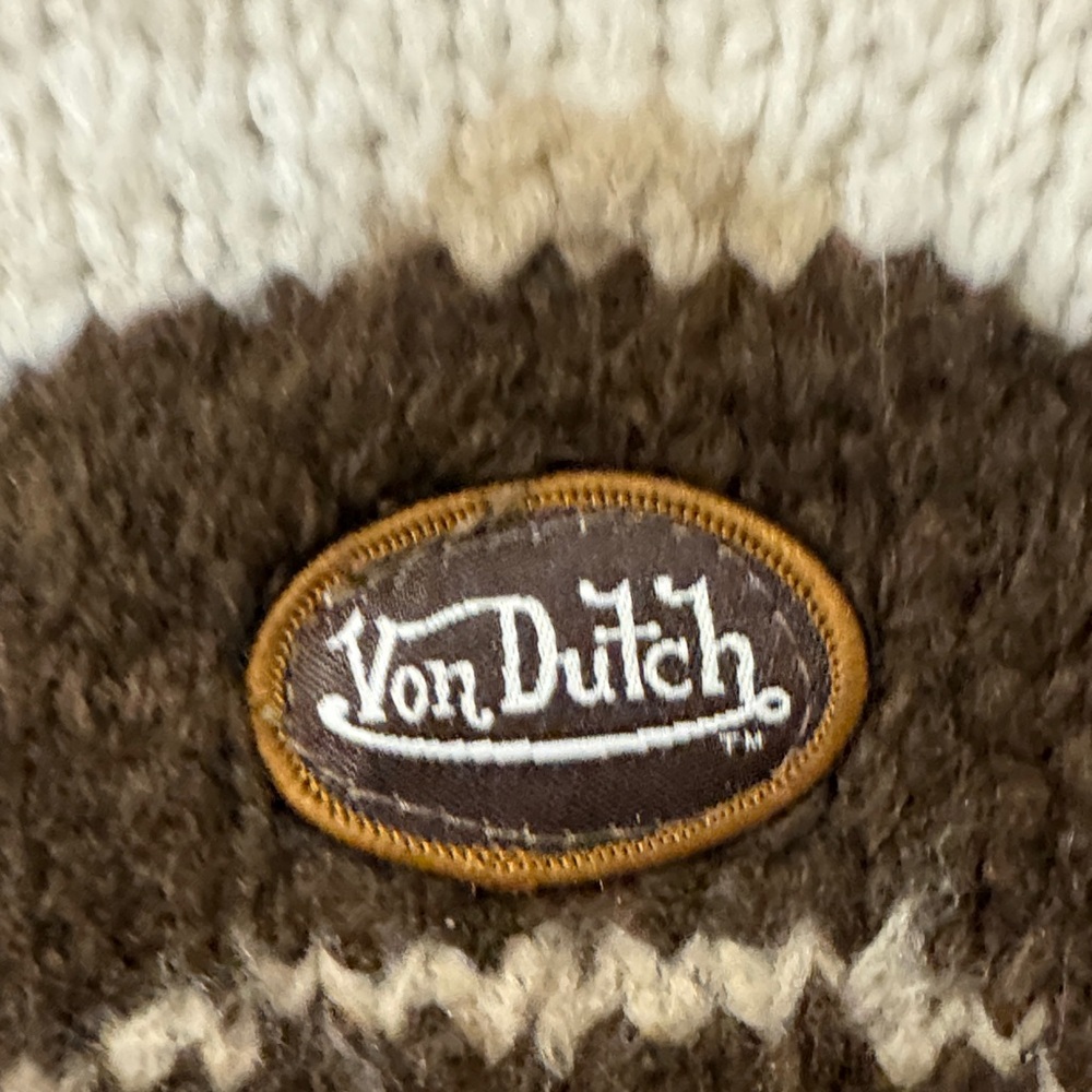 Von Dutch Cream and Brown Bear Crewneck Sweater - Picture 8 of 10